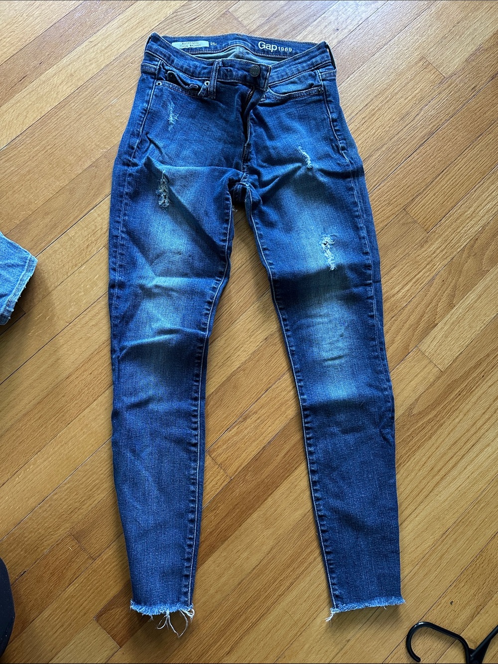 GAP Women's Skinny Distressed Jeans in Dark Blue